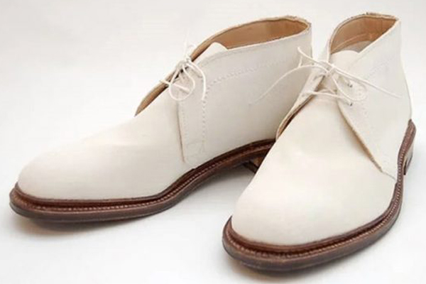 4 cách làm sạch giày da trắng như mới! Bạn có biết?