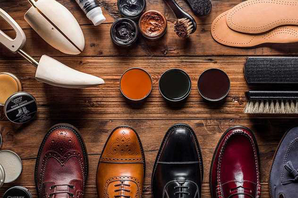 Những cách làm mềm giày da đơn giản tại nhà! Bạn có biết?